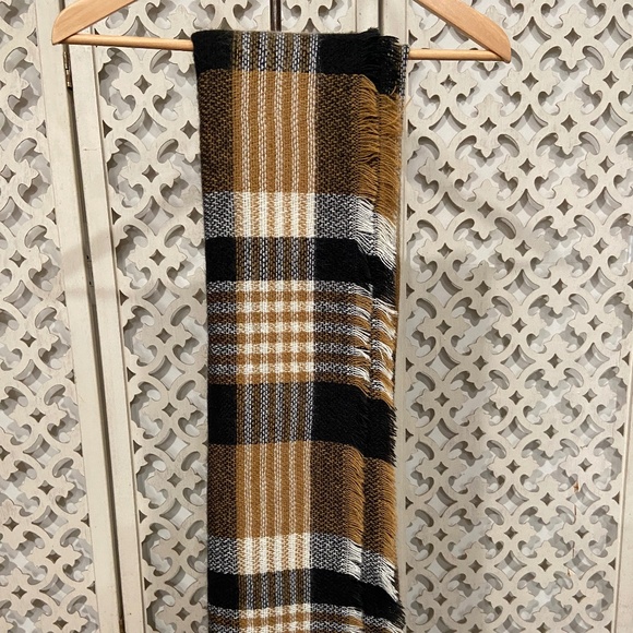 ModCloth Oversized Plaid Blanket Scarf Wrap 60x108 Camel Black White - Picture 1 of 5